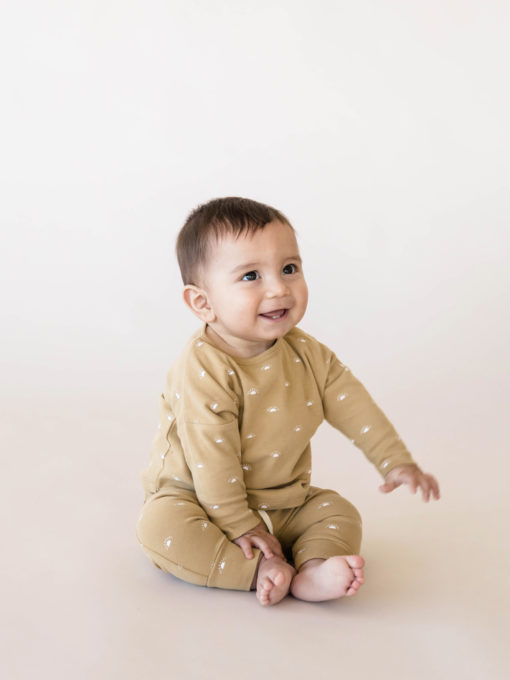 Quincy Mae Long Sleeve Baby Tee – Honey