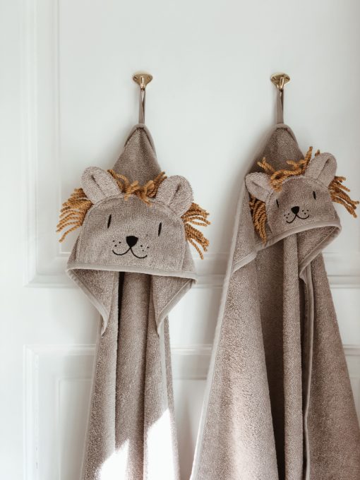 Liewood Augusta Hooded Towel – Lion Stone Beige