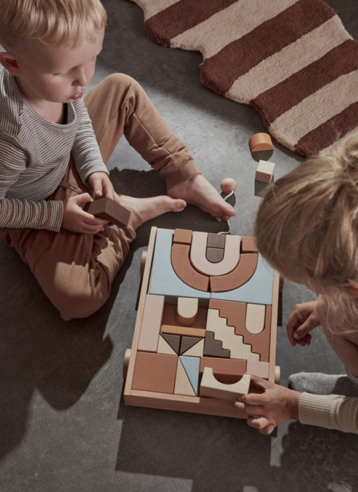 OYOY- Wooden Rainbow Wagon with Blocks – Multi